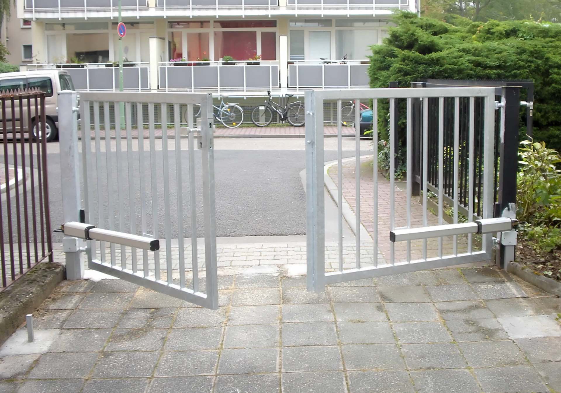 FAAC 402 Swing Gate Hydraulic Operator